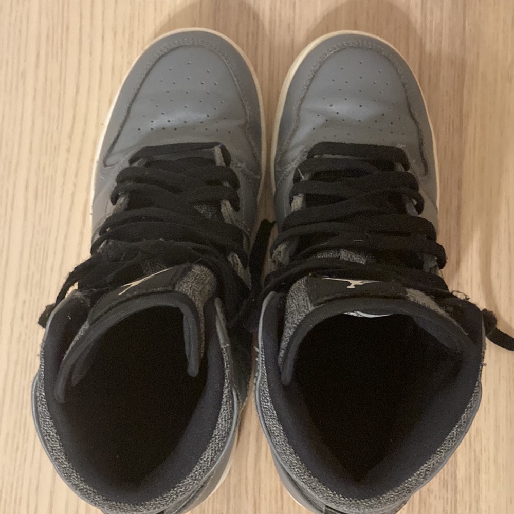 Nike Air Jordan 1 Retro High Cool Grey boys - Picture 4 of 7